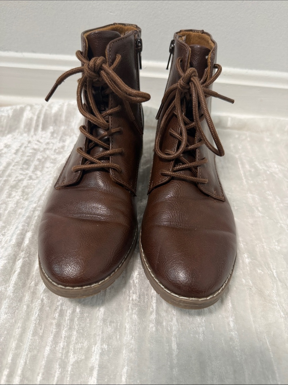 Women's Brown Lace-Up Ankle Boots. 7.5 boots